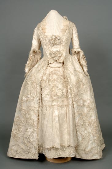 Winckley - 1785 wedding dress